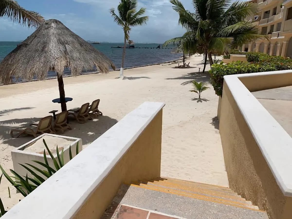 Amazing Steps From The Caribbean Sea, Beach Front Cancun Mexico